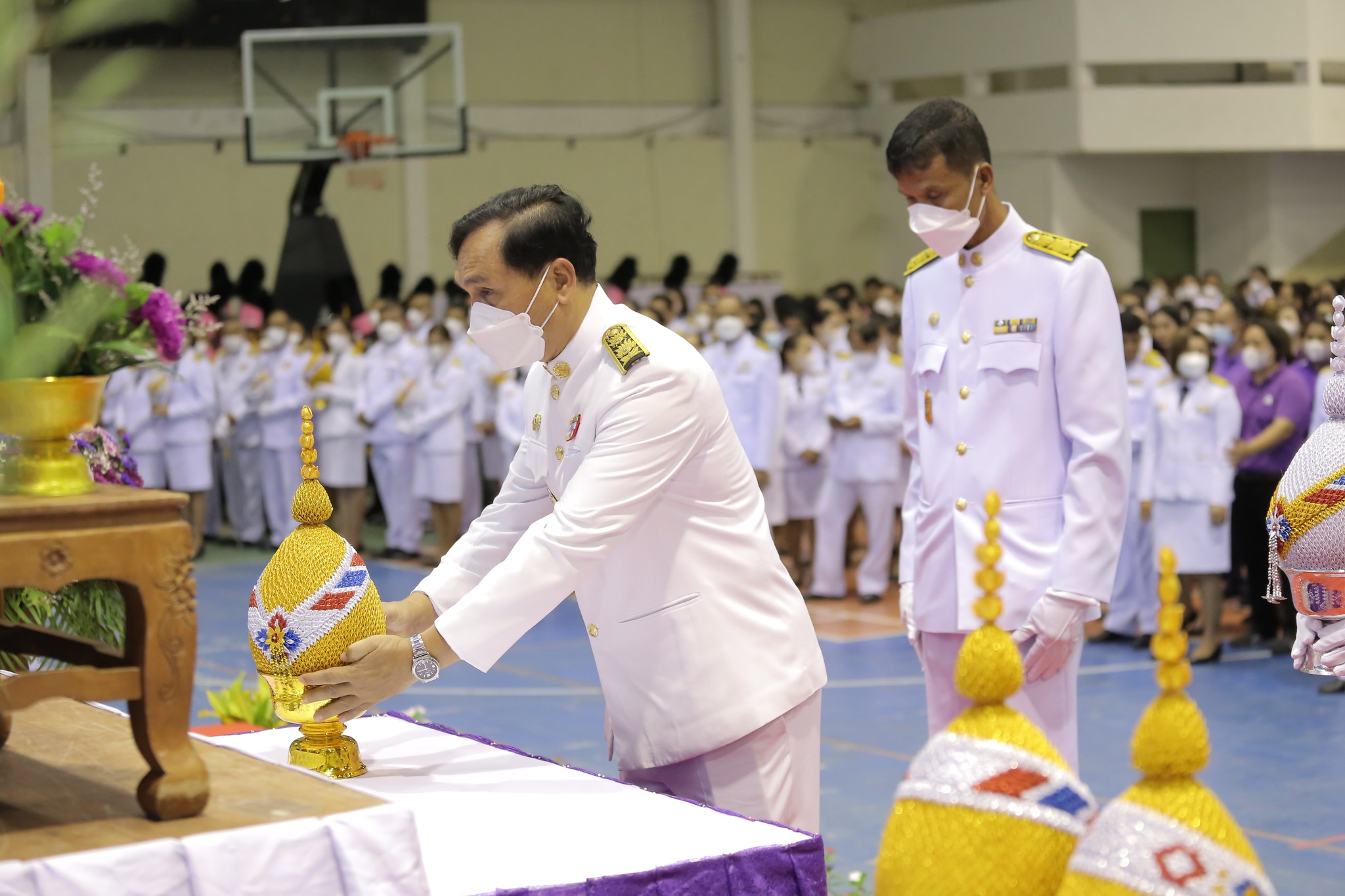 พิธีถวายเครื่องราชสักการะและวางพานพุ่มทอง พุ่มเงิน และพิธีจุดเทียนถวายพระพรชัยมงคล สมเด็จพระนางเจ้าฯ พระบรมราชินี เนื่องในโอกาสวันเฉลิมพระชนมพรรษา 3 มิถุนายน 2566 วันเสาร์ที่ 3 มิถุนายน 2566