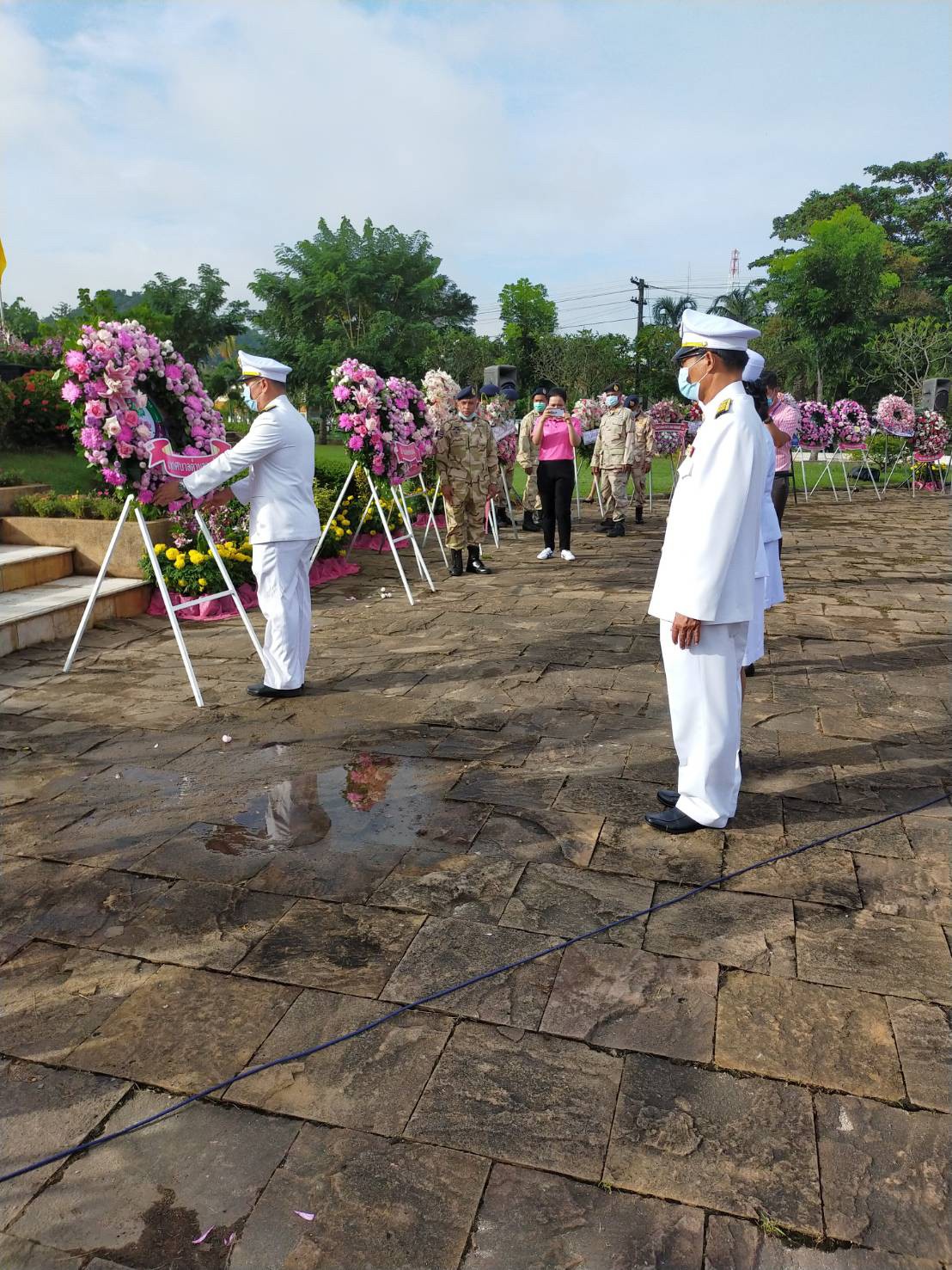 ศุกร์ที่ 23 ตุลาคม 2563 #เทศบาลตำบลกะปาง ร่วมกิจกรรมน้อมรำลึกในพระมหากรุณาธิคุณของ พระบาทสมเด็จพระจุลจอมเกล้าเจ้าอยู่หัว