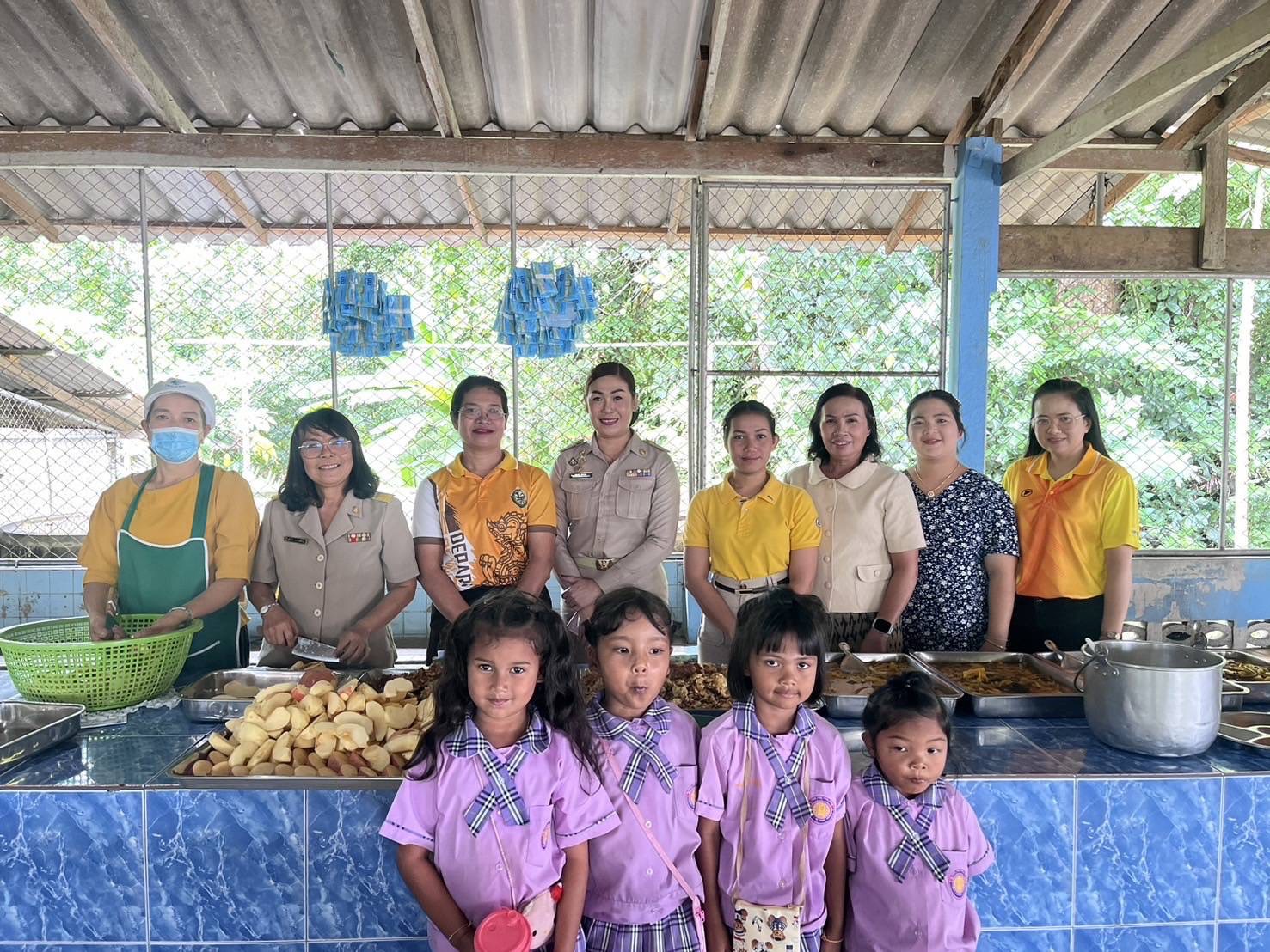 วันจันทร์ ที่25 สิงหาคม 2568
นายอุทัย จงสวัสดิ์ นายกเทศมนตรีตำบลกะปาง มอบหมายให้ คณะทำงานติดตามฯ ได้ลงพื้นที่เพื่อติดตาม ตรวจสอบและประเมินผลฯ โครงการเงินอุดหนุนอาหารกลางวัน ณ โรงเรียนวัดกะโสม ตามเมนู Thai School Lunch